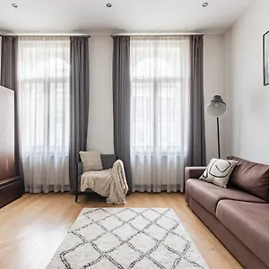 Apartmán Place Of Grace - 50 Meters From Dancing House, Praha