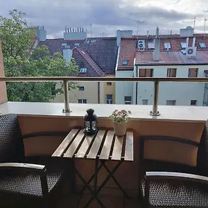 Apartmán Cozy Rooftop With Balcony, Praha